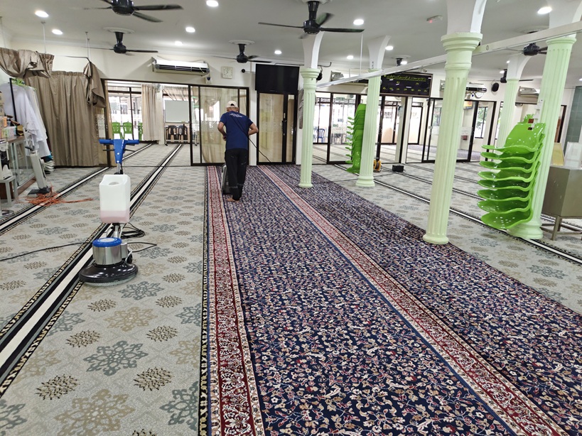 Program Cuci Karpet Surau Al Falah AU4 Taman Keramat Permai